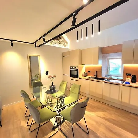 Sea Pearl In Centar Guest house Makarska